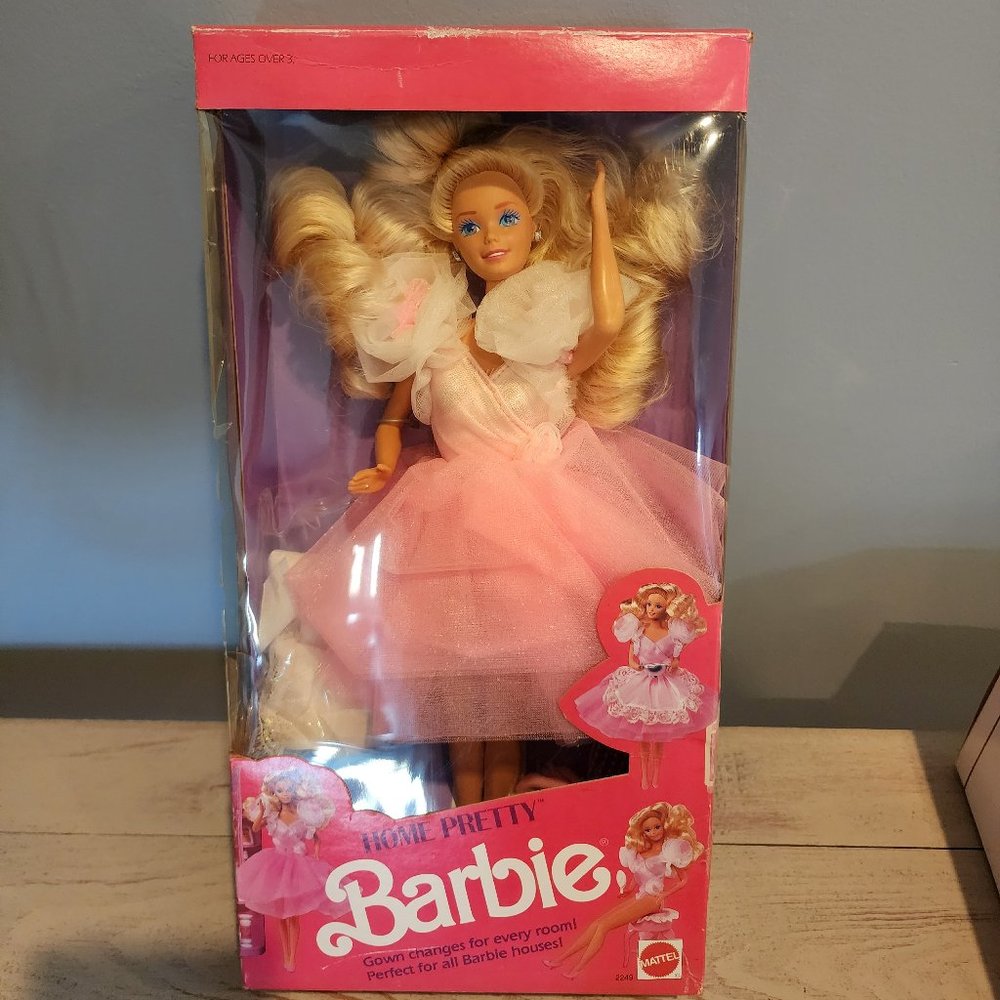 Vintage 1990 Home Pretty Barbie NIB